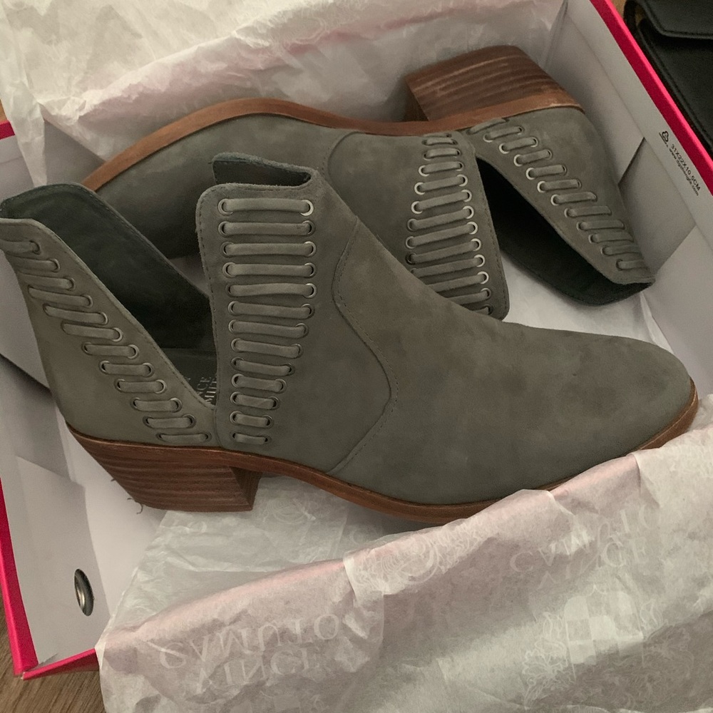 Vince Camuto Pevista Ankle Booties